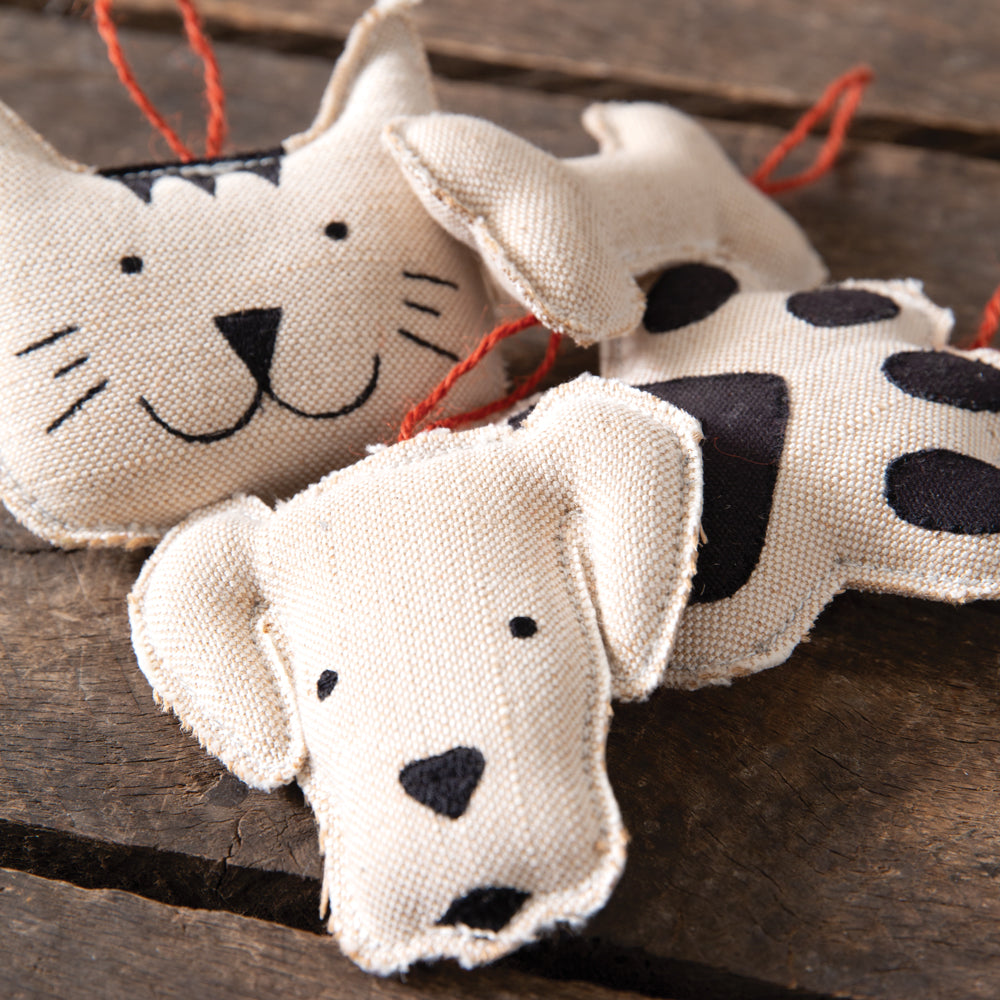 Pet Shaped Fabric Ornament Set