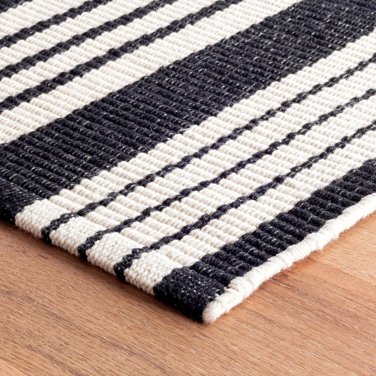 Dash & Albert Birmingham Black Indoor/Outdoor Rug