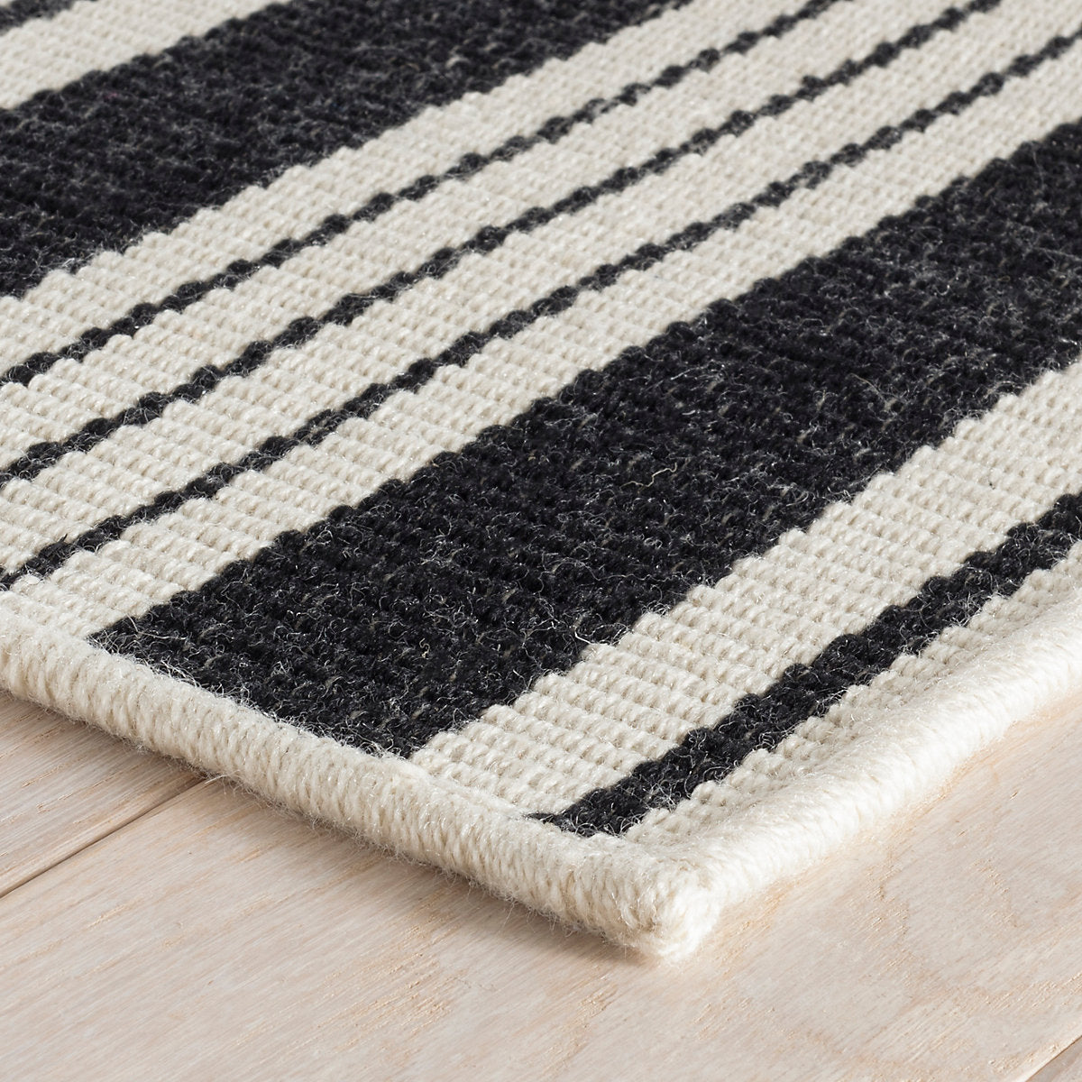 Dash & Albert Birmingham Black Indoor/Outdoor Rug