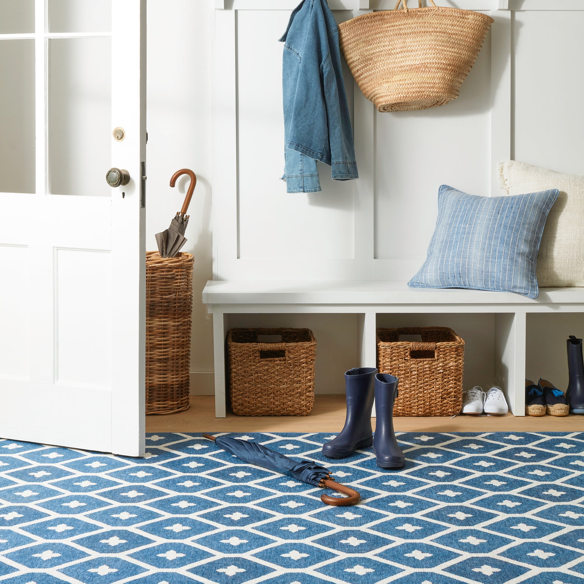 Elizabeth Navy Machine Washable Rug