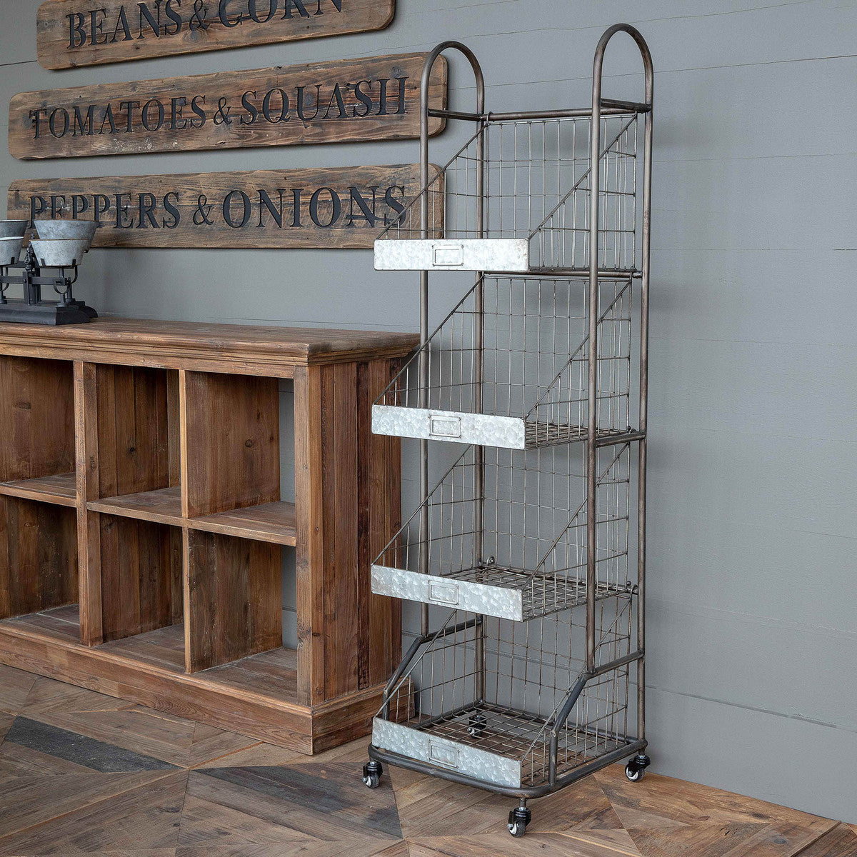 Grocer&#39;s Metal Bread Rack