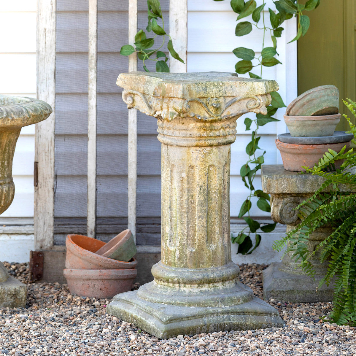 Courtyard Garden Classic Pedestal, 24&quot;