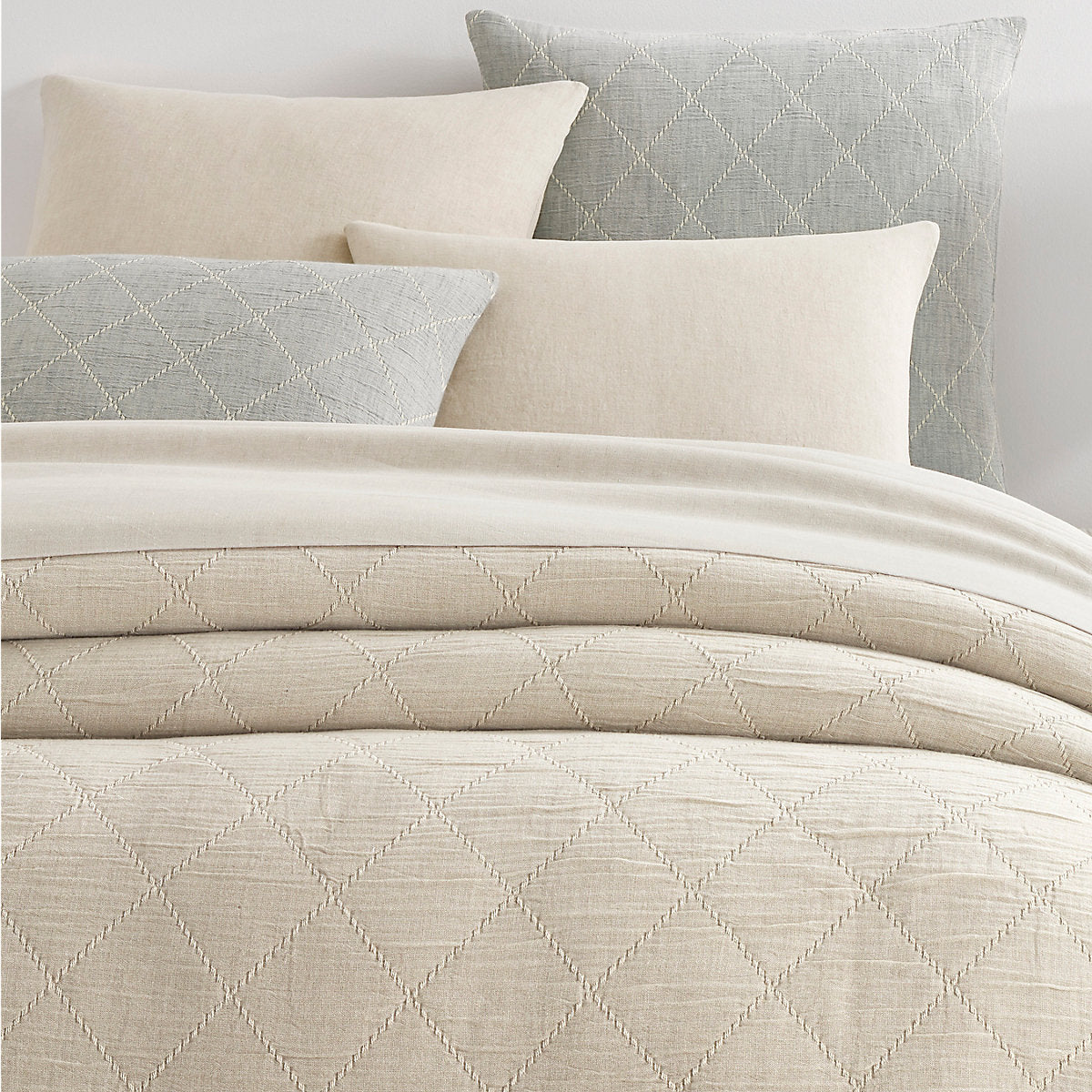 Pine Cone Hill Tilden Natural/Grey Matelassé Coverlet