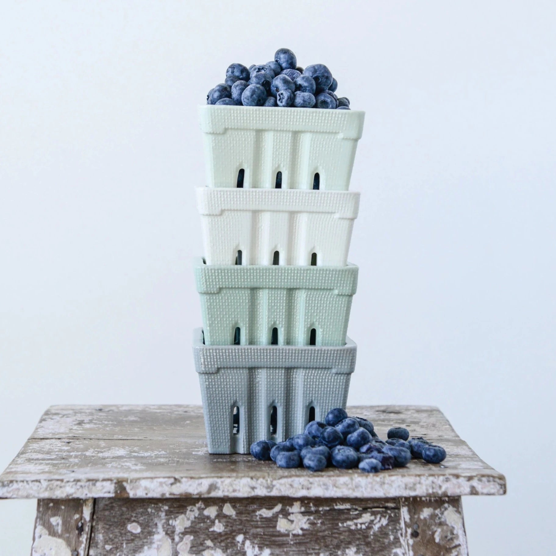 Textured Stoneware Berry Bowl