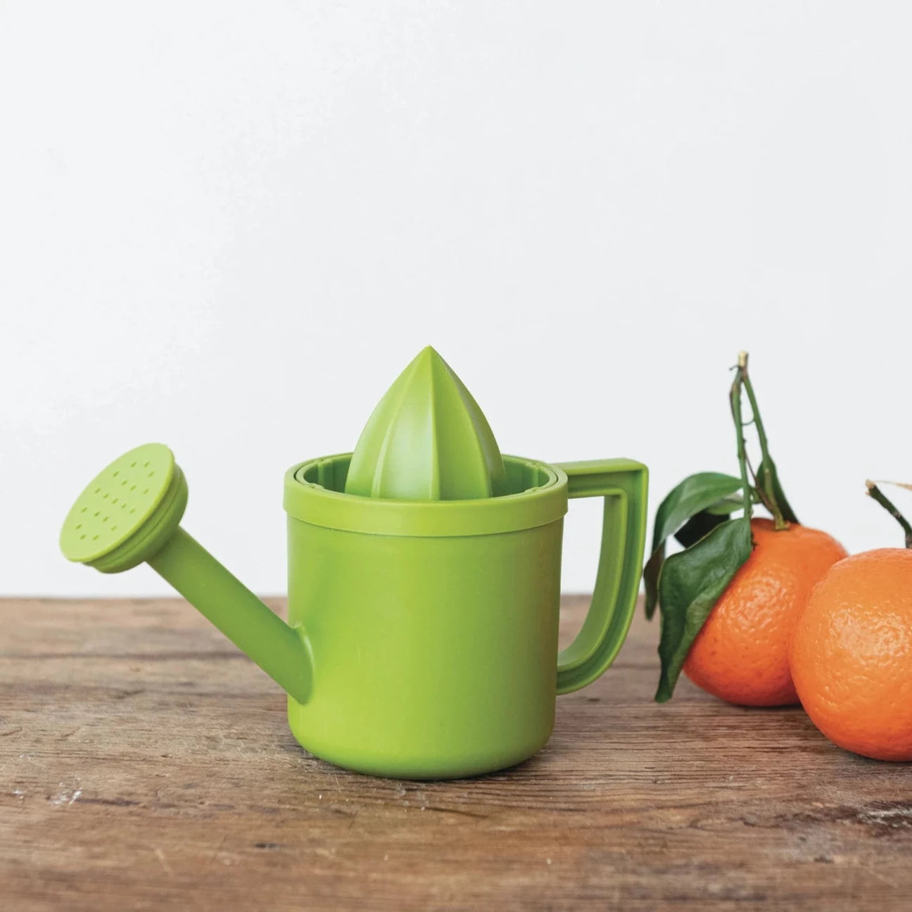 Green Watering Can Shaped Juicer