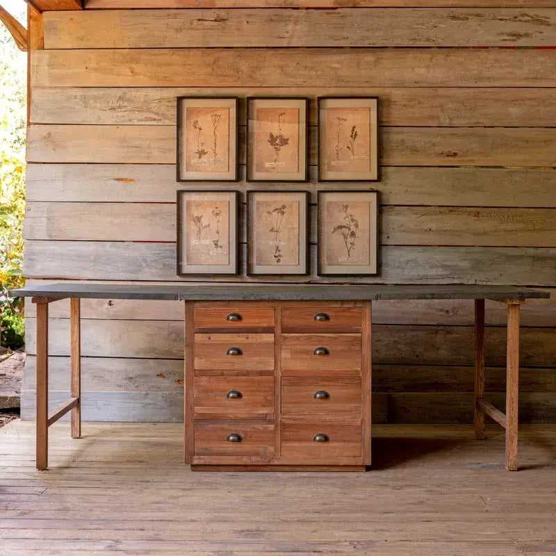 Botanist&#39;s Work Bench